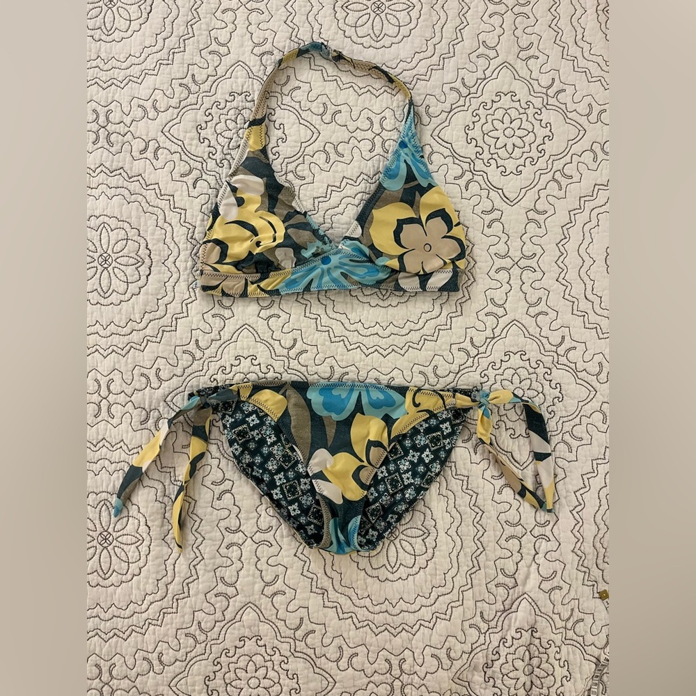 EUC Nautica Blue Reversible Bikini - Multicolor Blue Yellow White - Size M